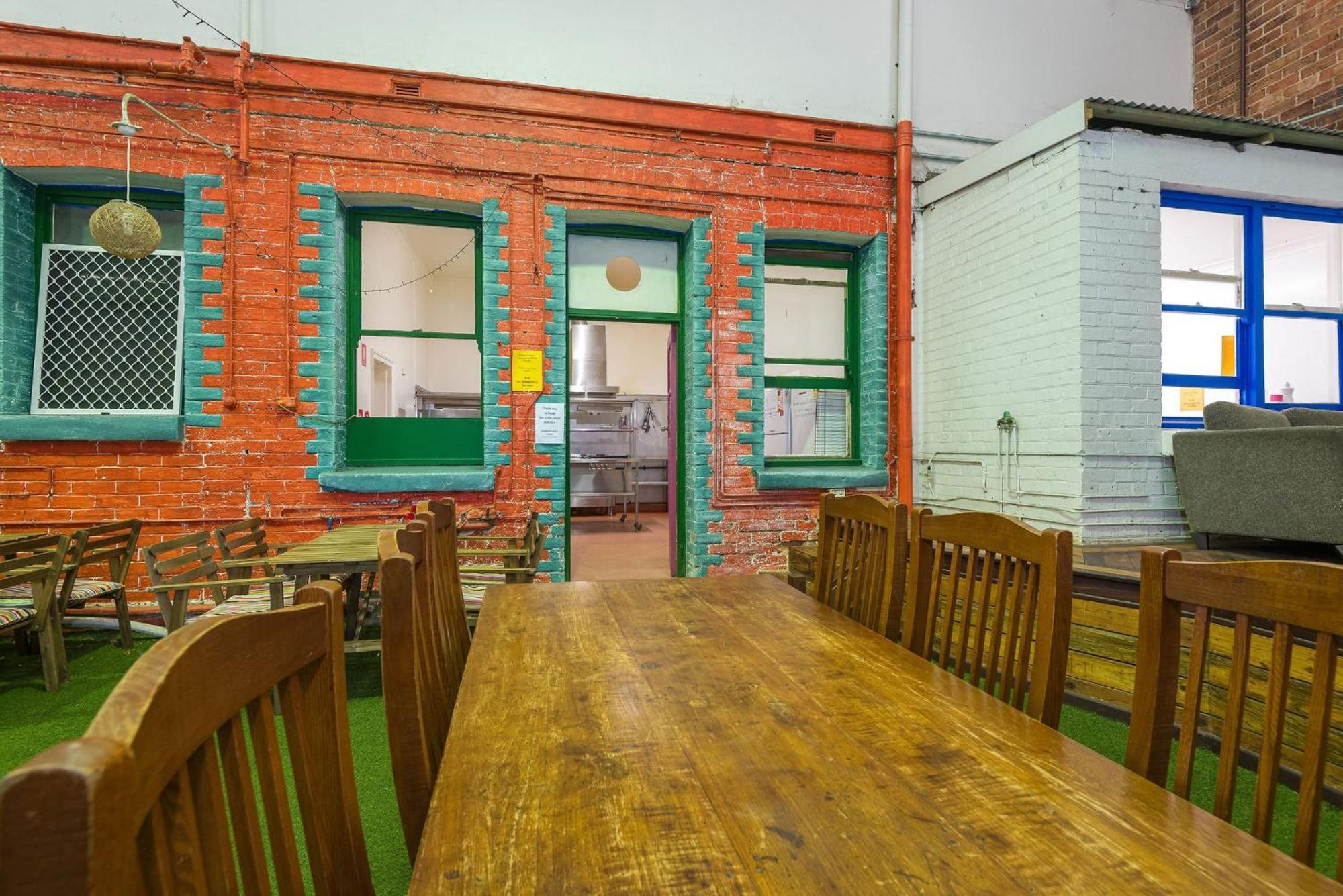 Хостел 1849 Backpackers Олбани Экстерьер фото